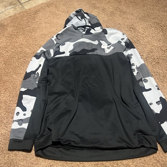 Nike dri-fit hoodie - Picture 2 of 2